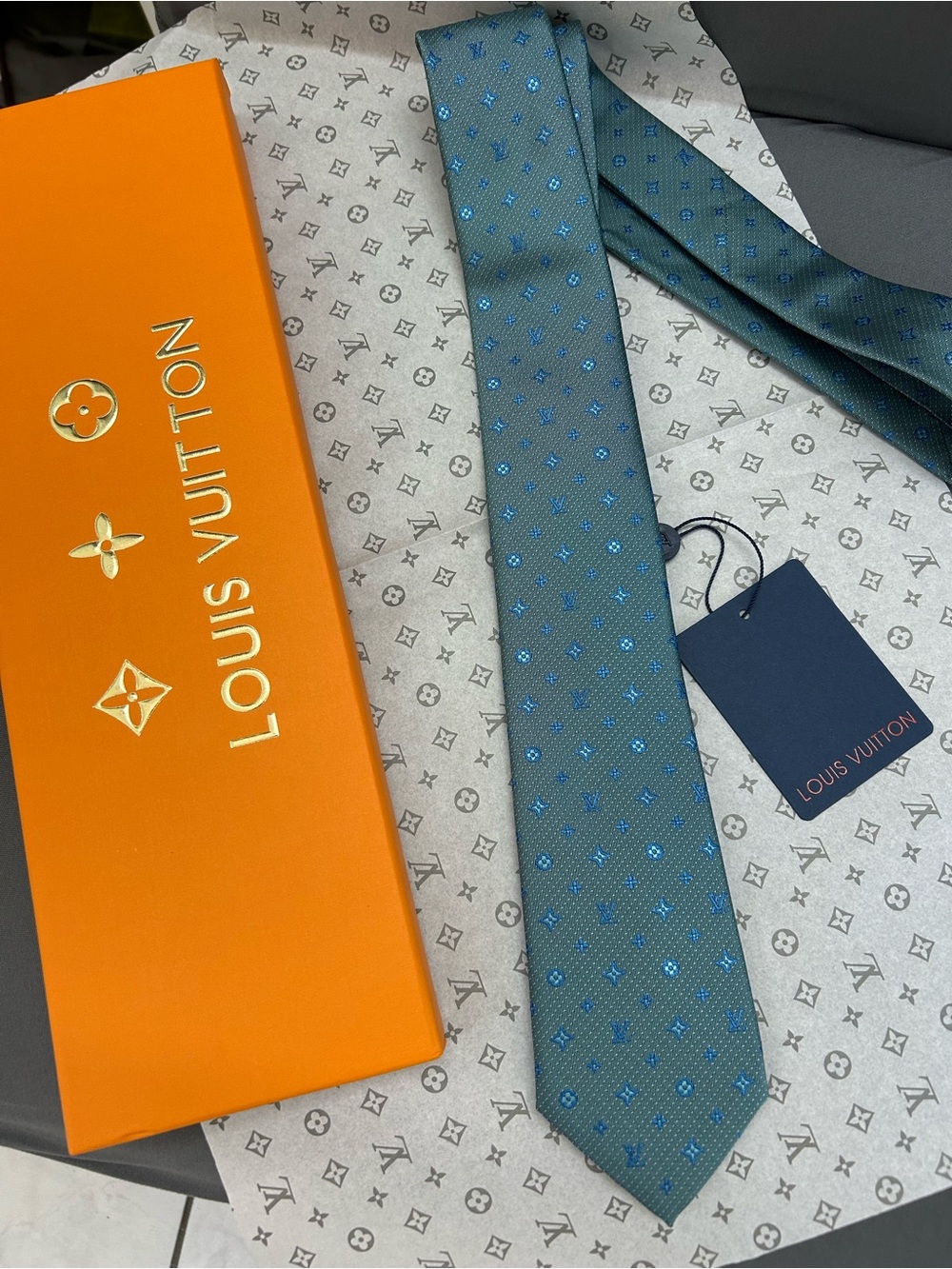 Louis Vuitton Green Silk Tie with Blue Motif
